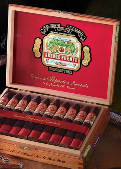 Arturo Fuente Anejo Sharks No. 77 Maduro