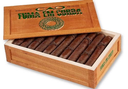 CAO Amazon Fuma Em Corda Robusto