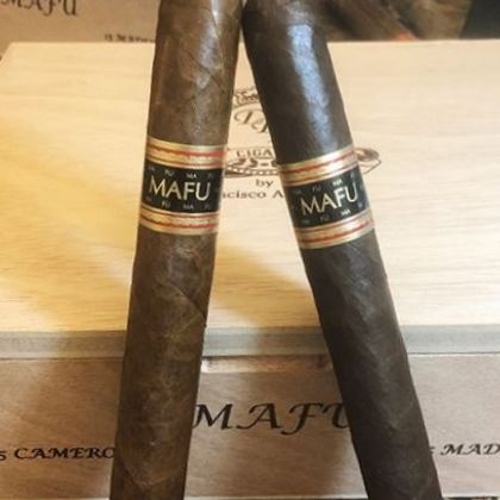 DBL MAFU (8 by 60) Box of 30 with 6 Pack DBL Cigars and a Bighumidor Palio Table Angle Torch!!