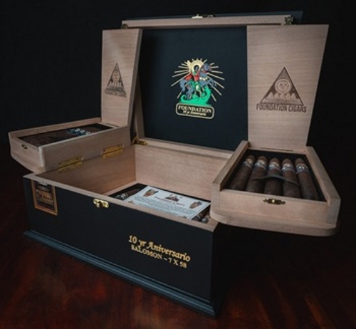 Foundation 10 Year Anniversario Humidor Chest (20 Cigars)