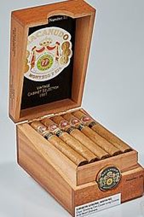 Macanudo Vintage 1997 Cab. No. 3 (Box 20) WELL AGED!!!