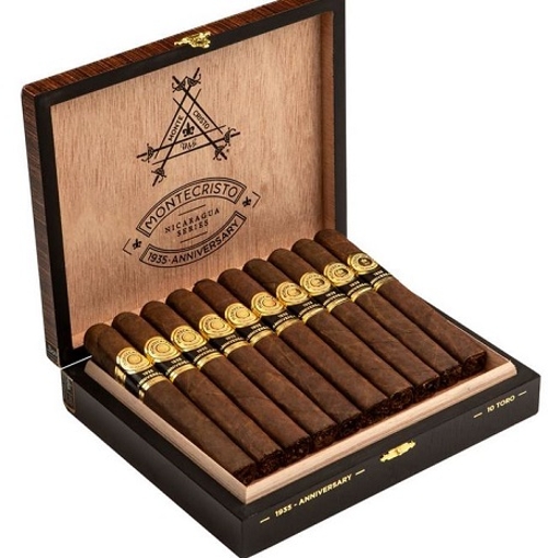 Montecristo 1935 Anniversary Toro