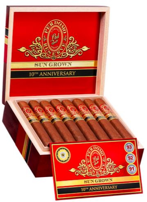 Perdomo10YearSunGrownBoxPressed image